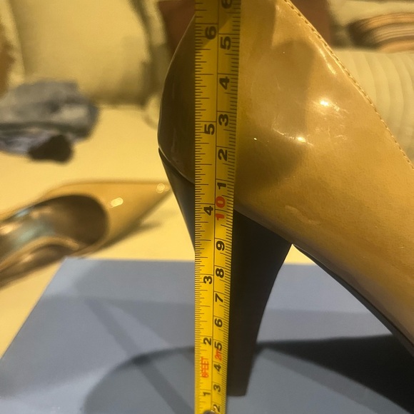 Women Simply Vera Vera Wang Cherie oatmeal pat Shoes Pointed Toe Heels - Picture 7 of 8